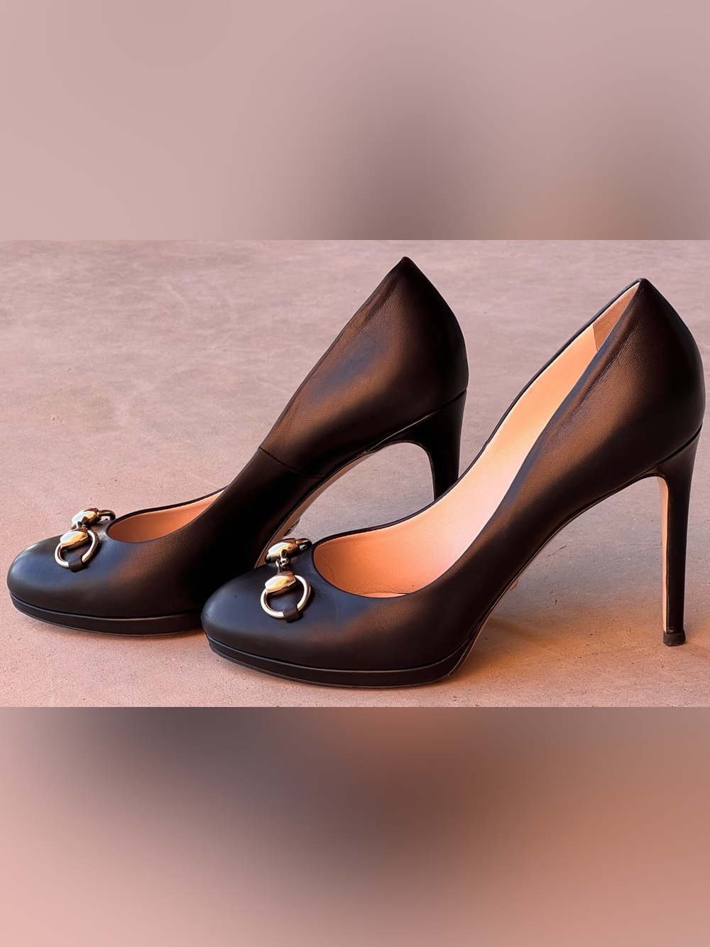Authentic Gucci Horsebit Pumps Black Leather Platform Heels Gold Hardware 38.5
